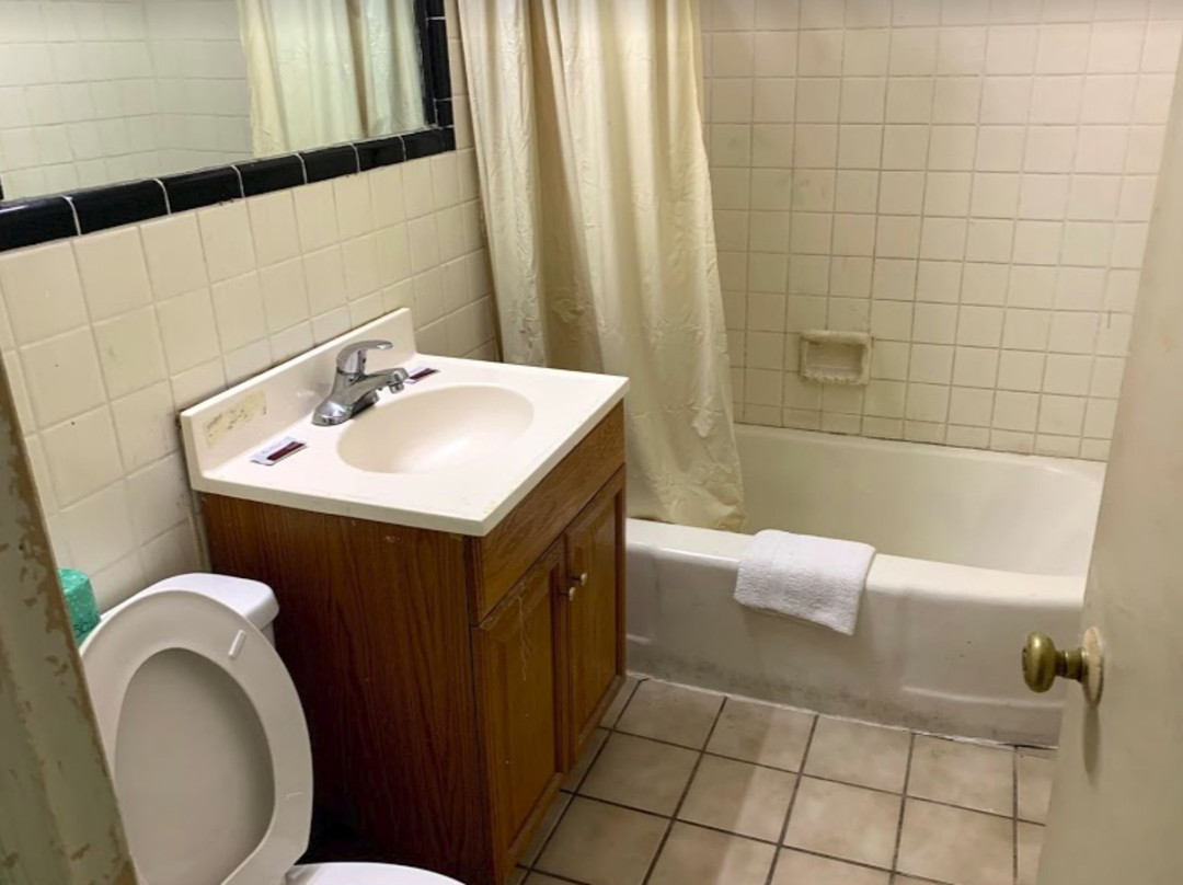 OYO Hotel Greensboro NC Northeast主图