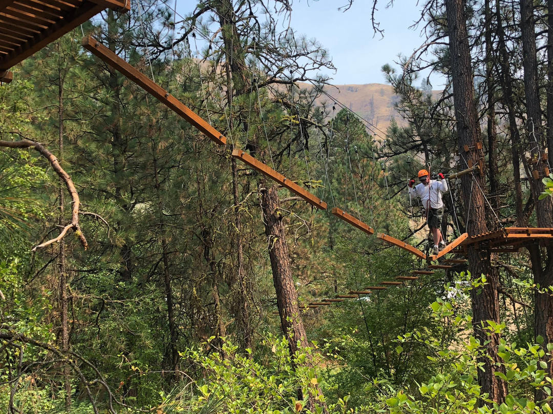 Cascade Ropes Challenge and Ziplines景点图片