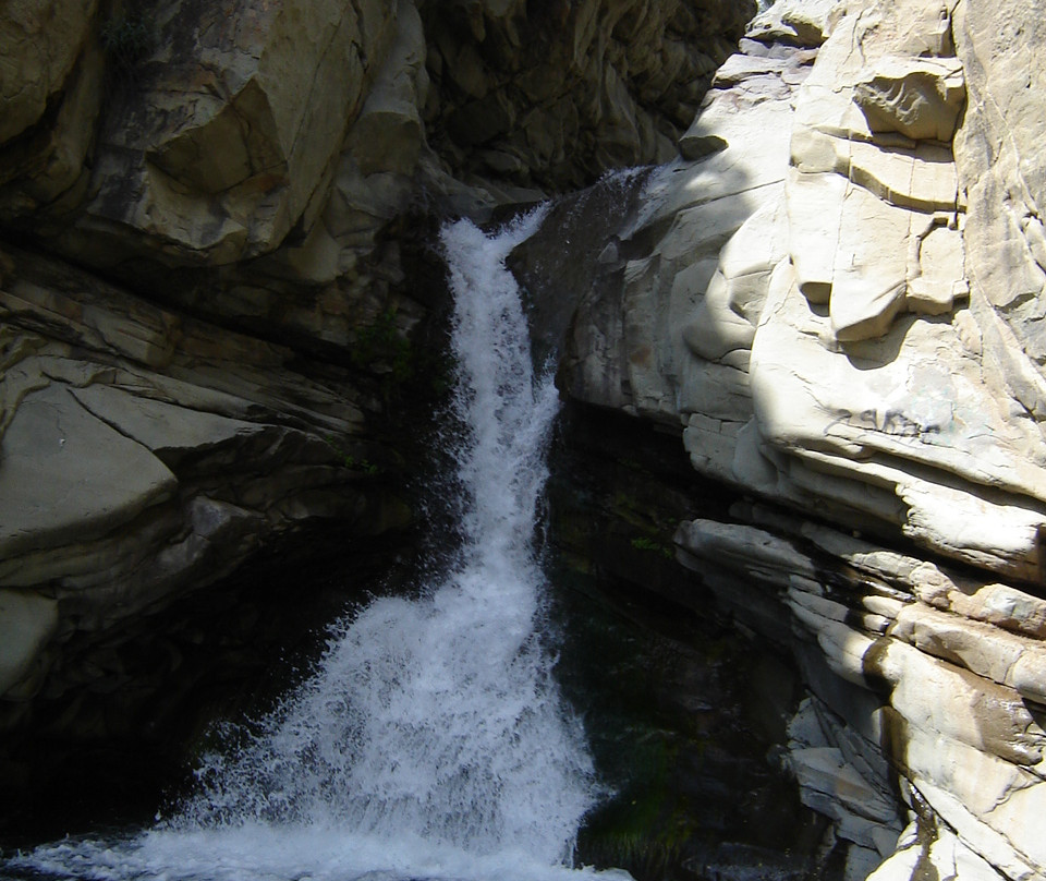 Santa Paula Canyon Falls  / Punch Bowls景点图片