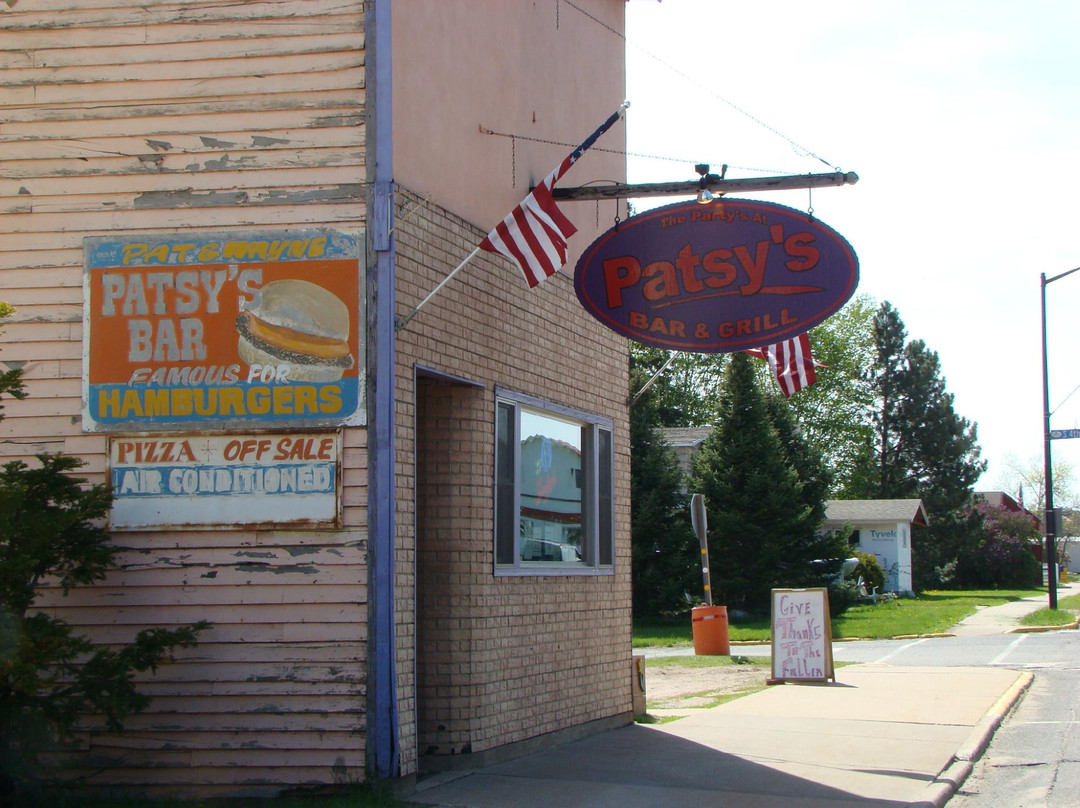 Washburn旅游景点-Patsy's Bar and Grill