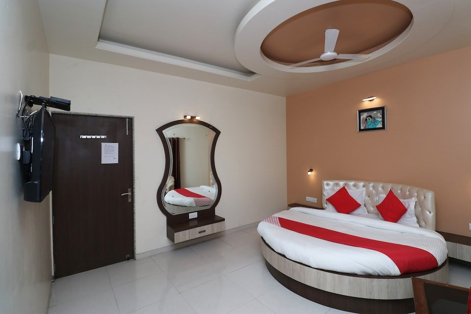 Hotel Mohan Palace主图