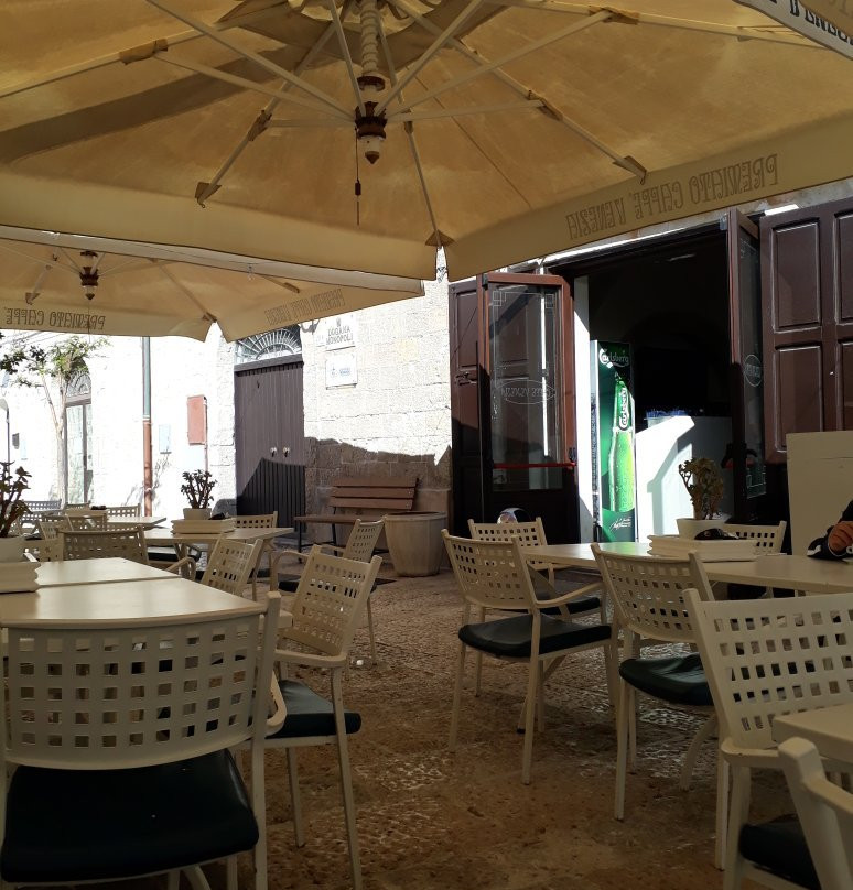 Premiato Caffe Venezia-莫诺波利必去景点