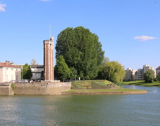La Tour du Doyenne-索恩河畔沙隆必去景点