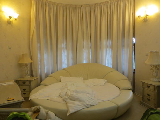 卡罗尔酒店主图