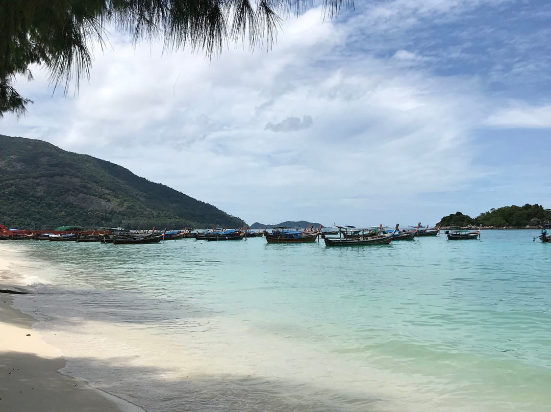 日出海滩马里度假村主图