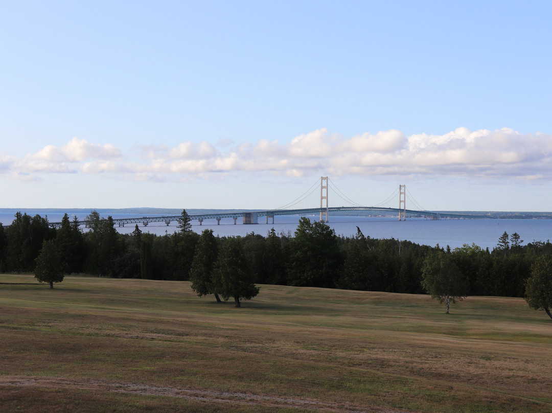 Super 8 by Wyndham St. Ignace主图