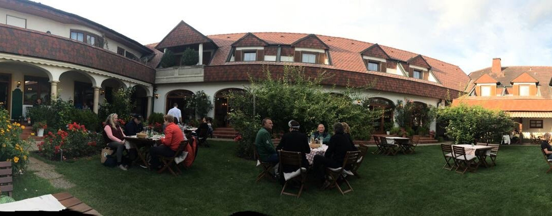 Rosenhof Weingut Hotel主图