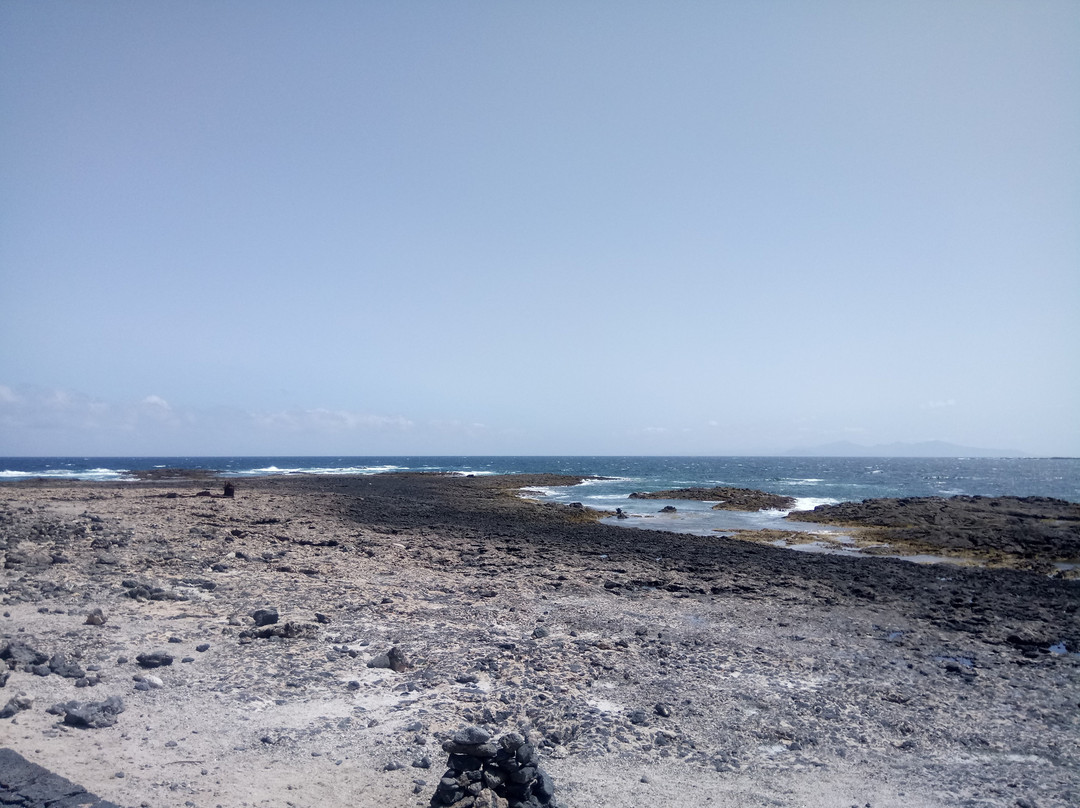 Playa de Los Charcos景点图片