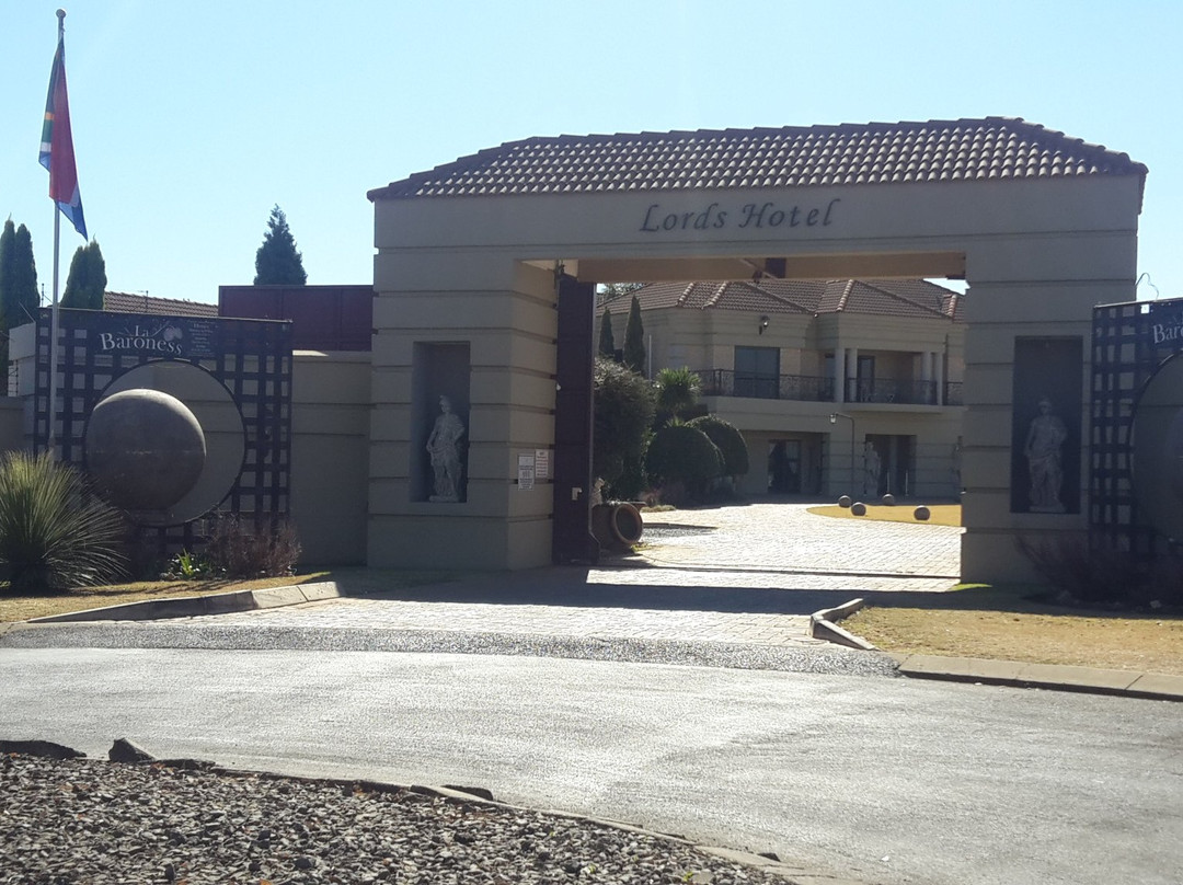 Lord's Signature Hotel主图