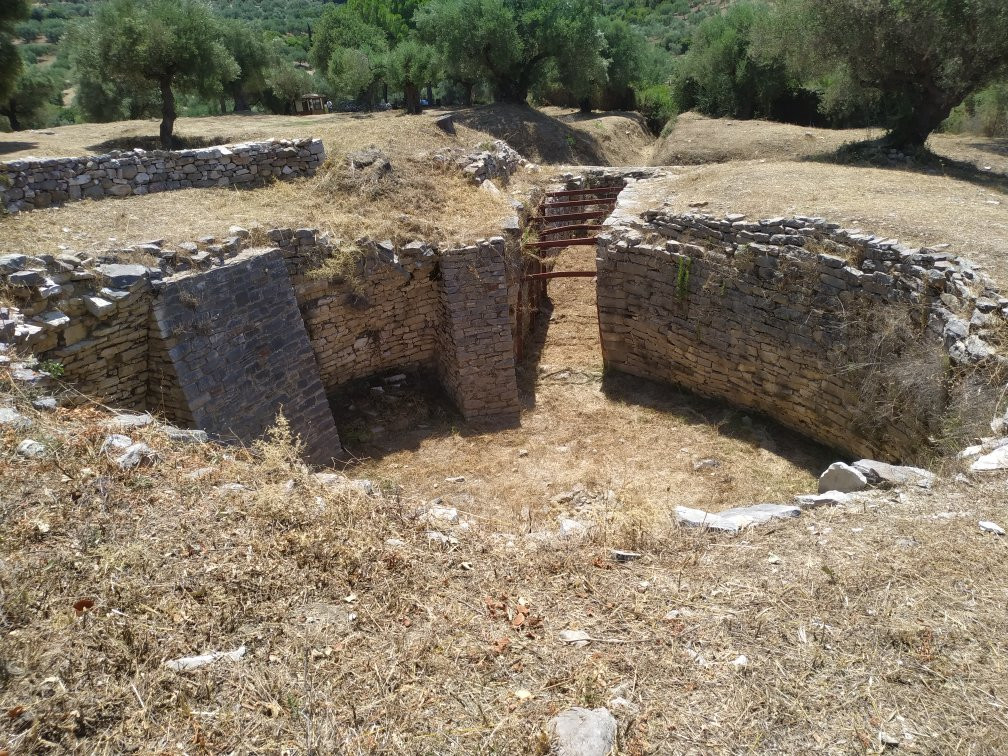 Peristerias Archaeological Site景点图片