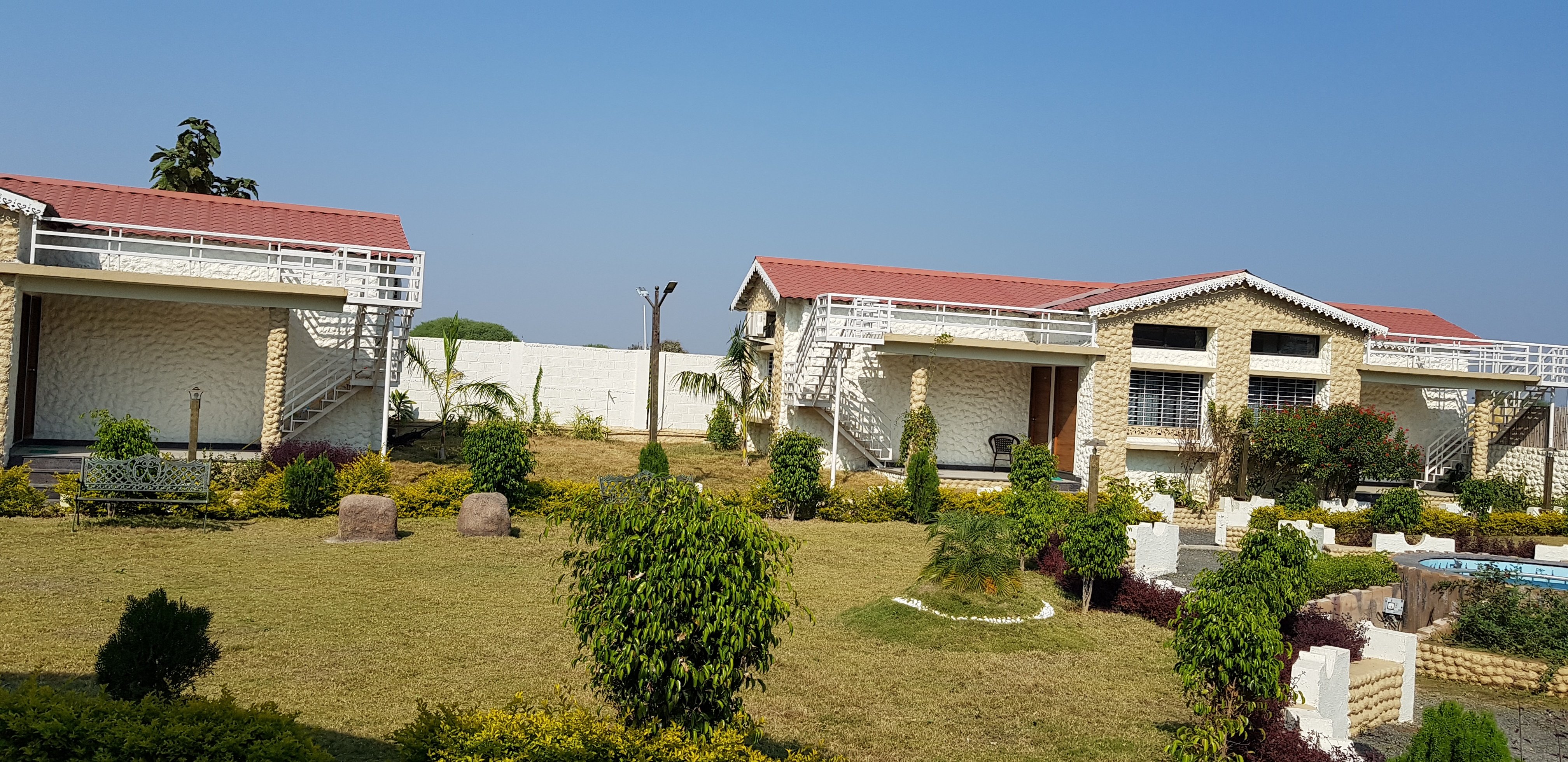 Royal Karhandla Resort-官方