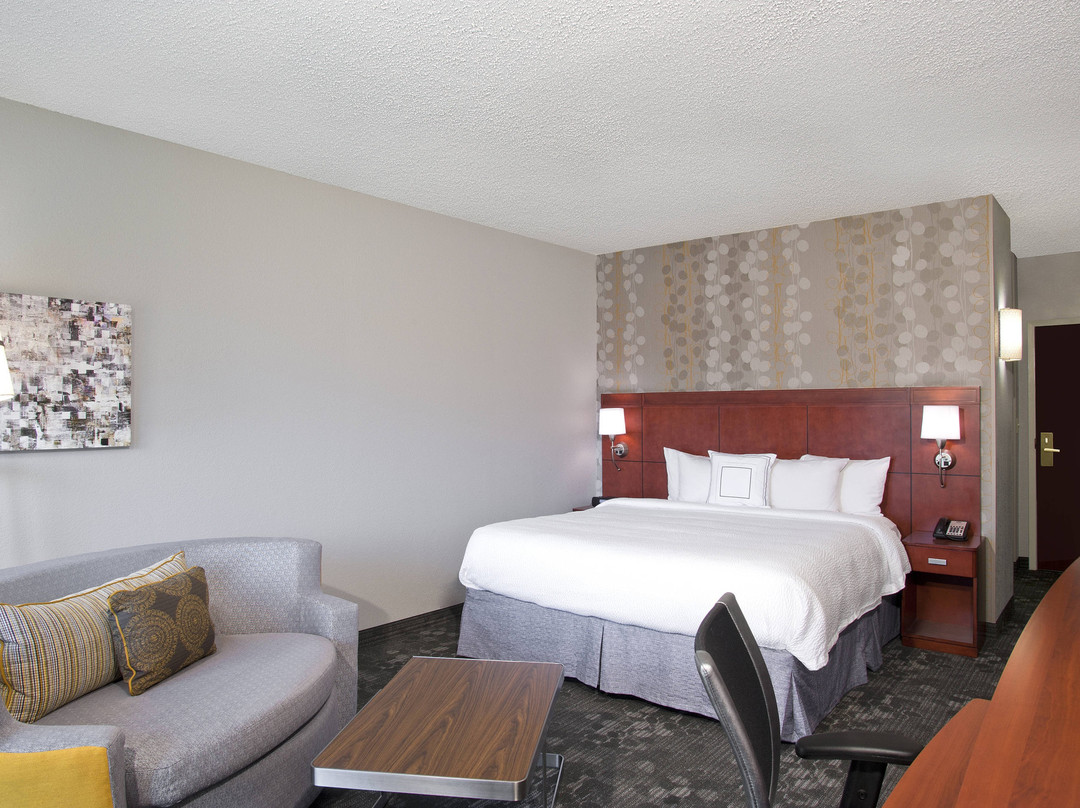 夏洛特巴兰坦万怡酒店主图