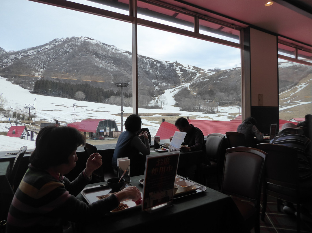 白马绿色广场酒店主图