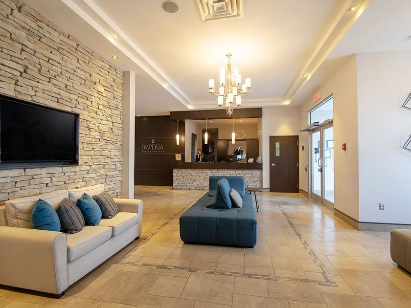 Sainte-Marthe-sur-le-lac酒店住宿-Impéria Hôtel & Suites St-Eustache