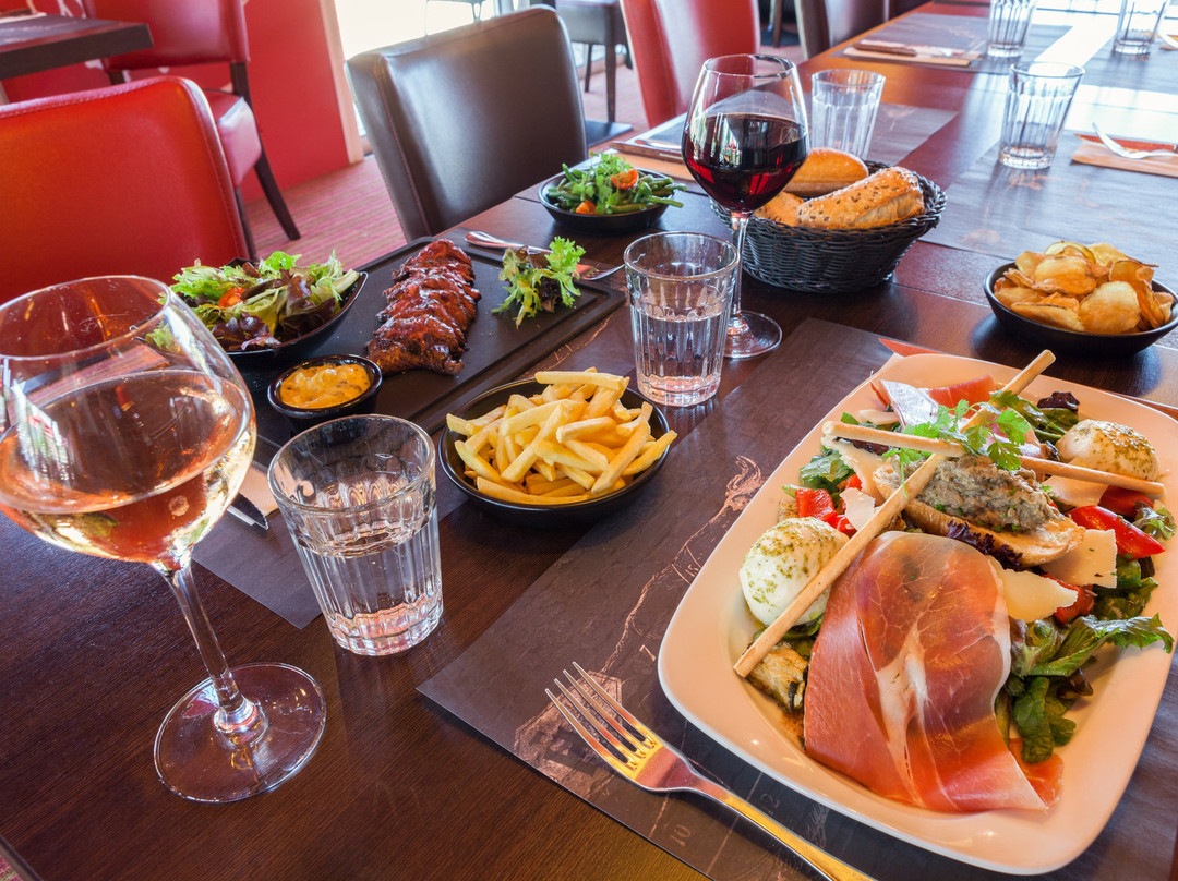 Hôtel Restaurant Les Bruyères主图