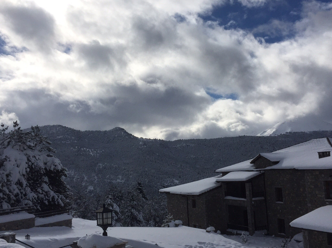 Karyatis Resort主图