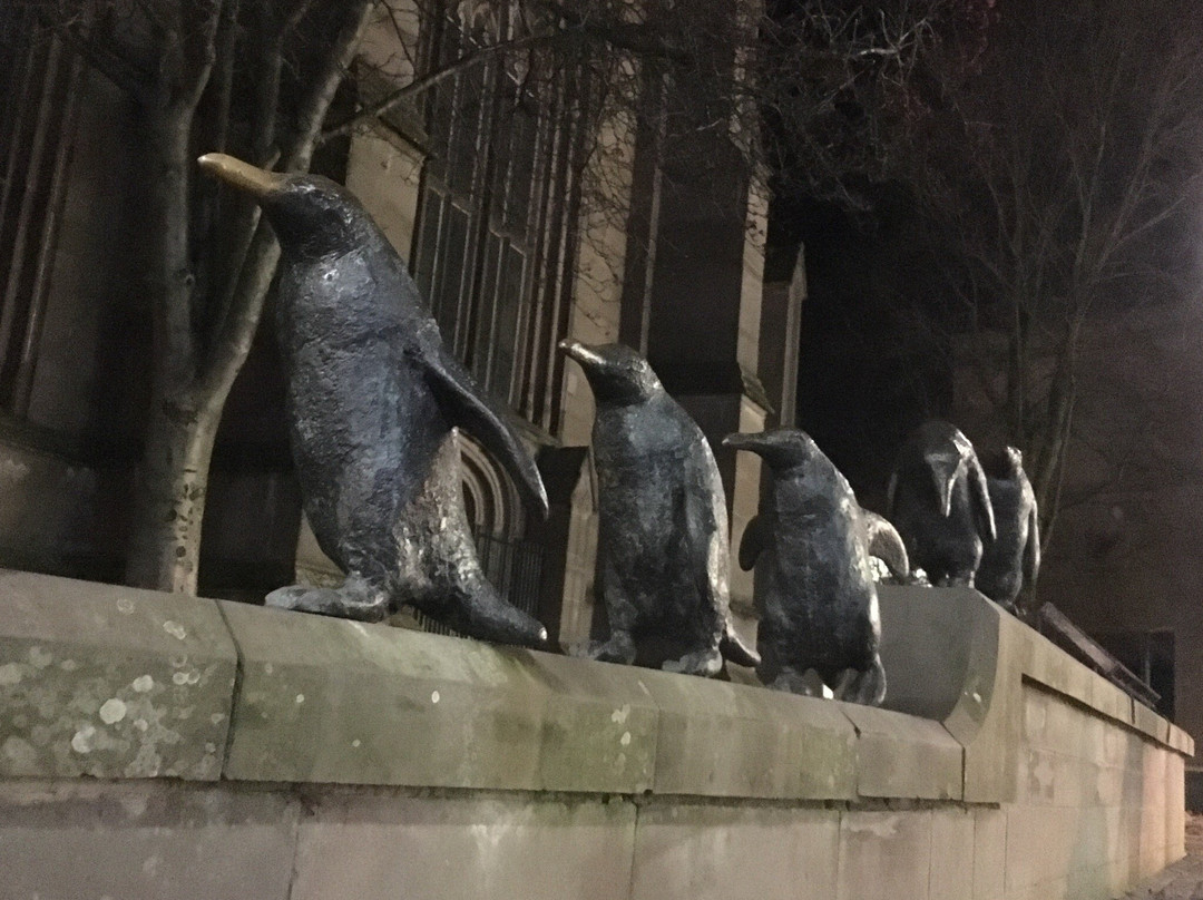 Penguin Statues景点图片