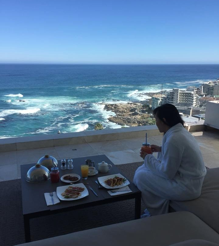 The Clarendon Bantry Bay主图