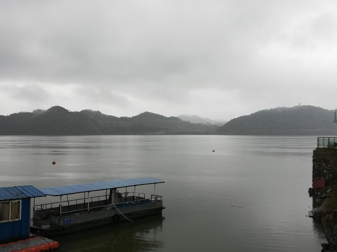青山湖景点图片