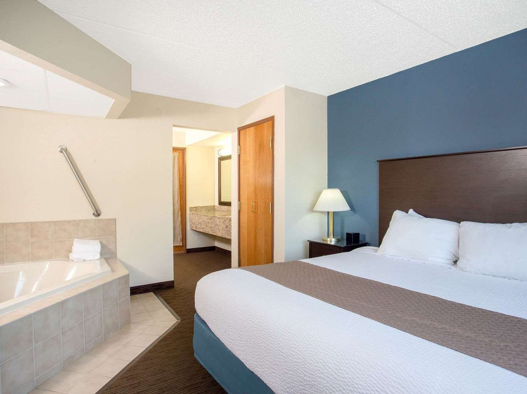 AmericInn by Wyndham Green Bay West主图