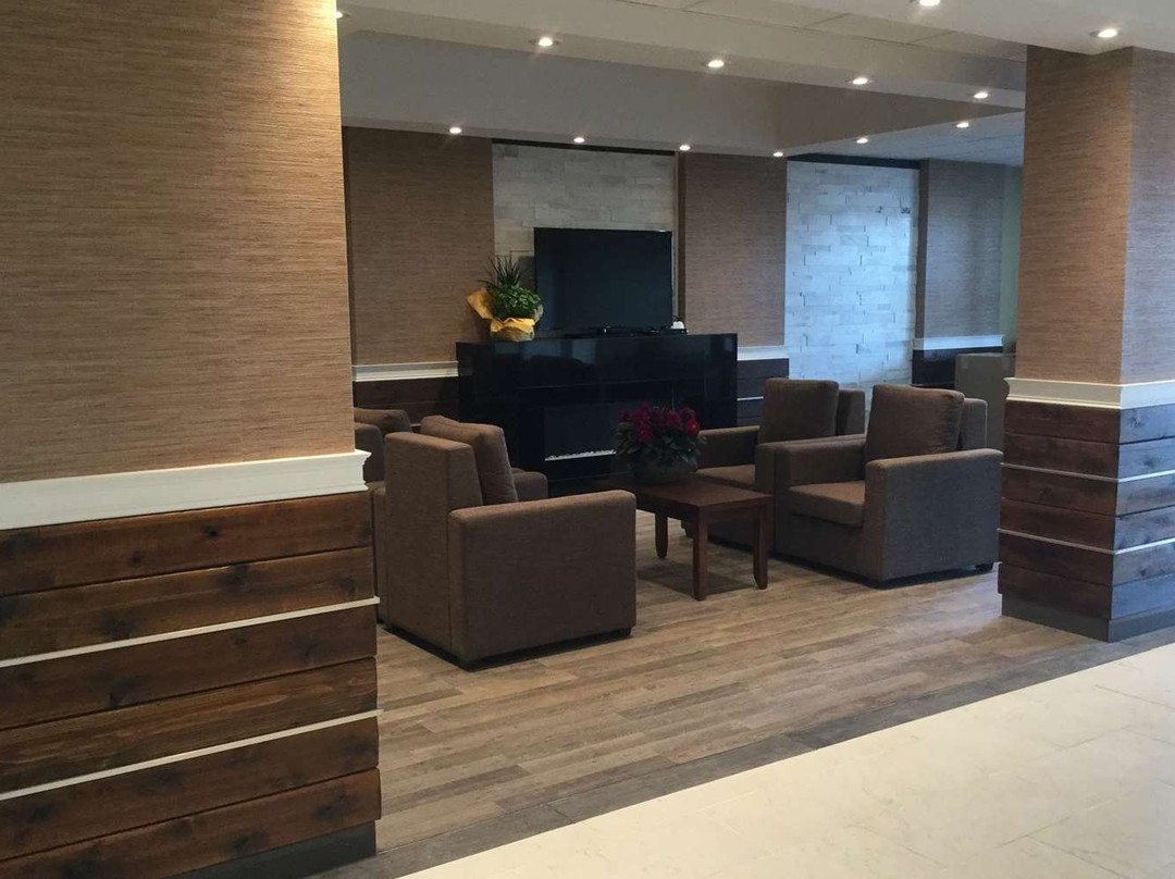 Super 8 by Wyndham Hardisty主图