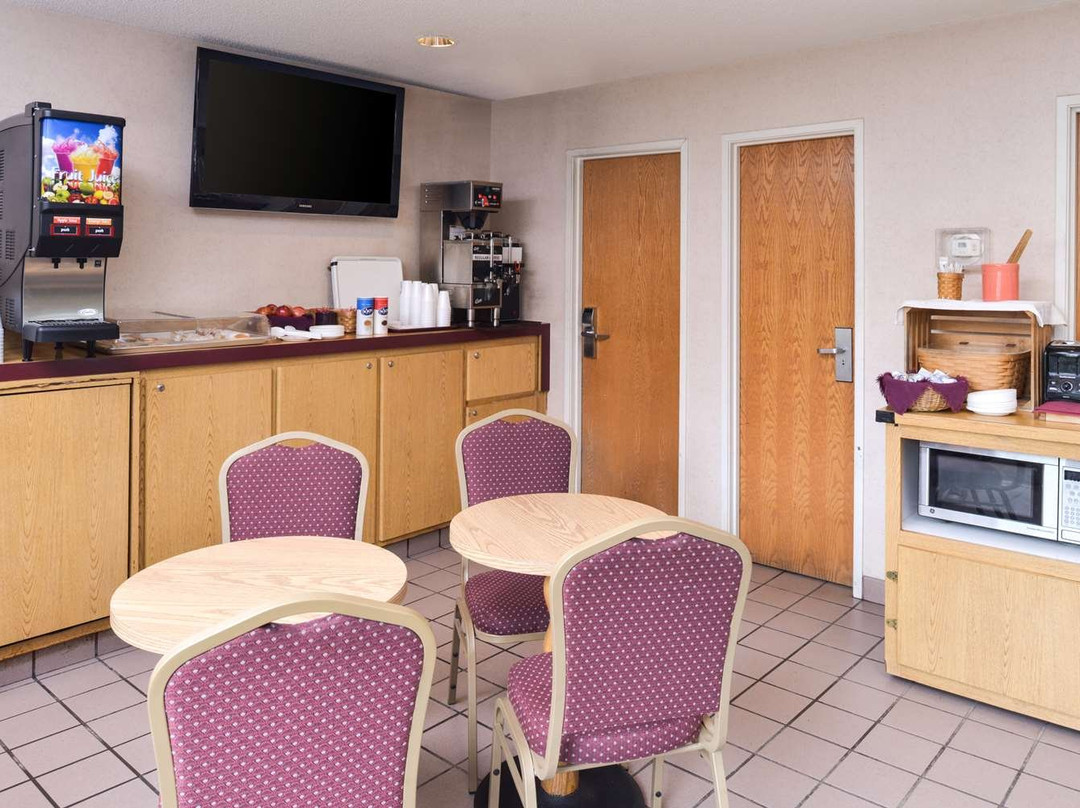 SureStay Plus Hotel by Best Western South Bend Notre Dame主图