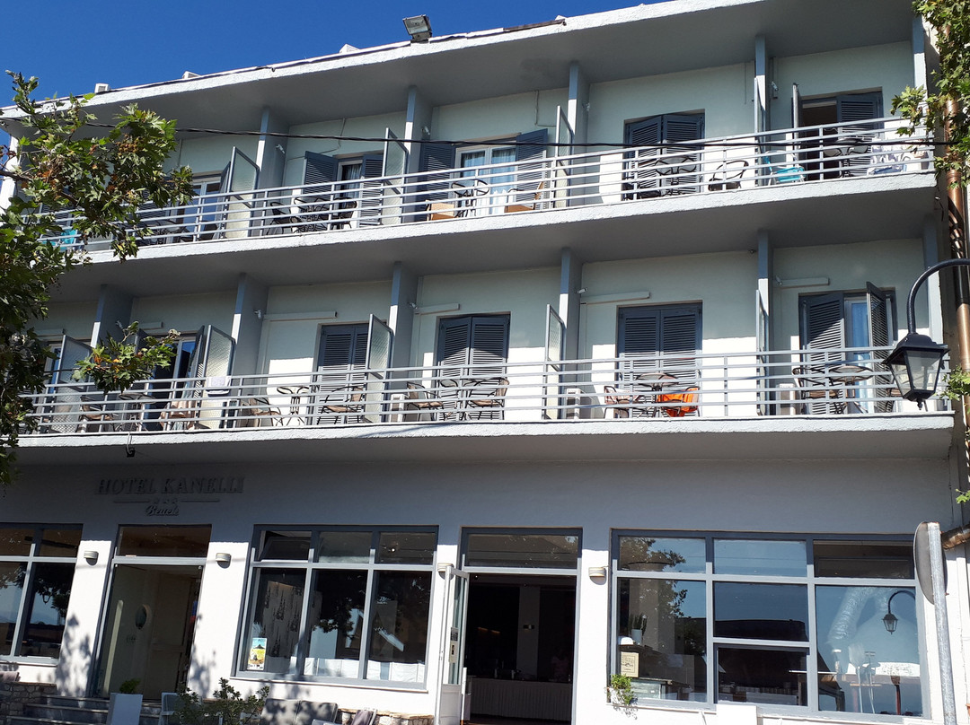 卡尼里海滩酒店主图