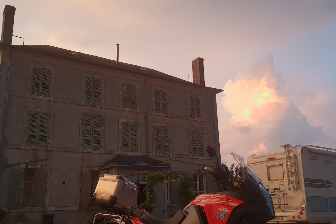 Saint-Martial-sur-Isop旅游攻略图片