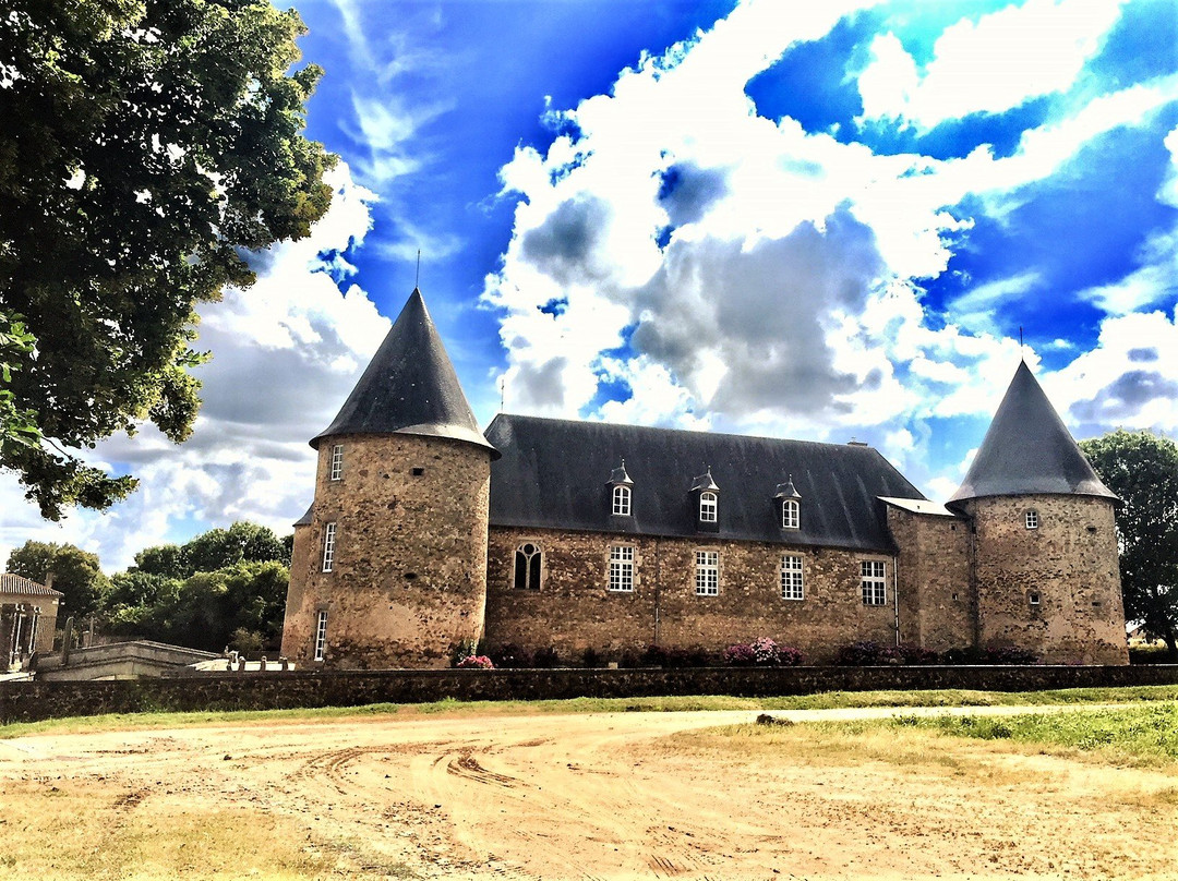 Chateau de Rochebrune-Étagnac必去景点