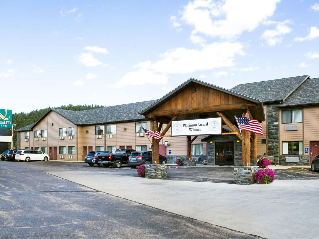 EverSpring Inn & Suites Hill City主图