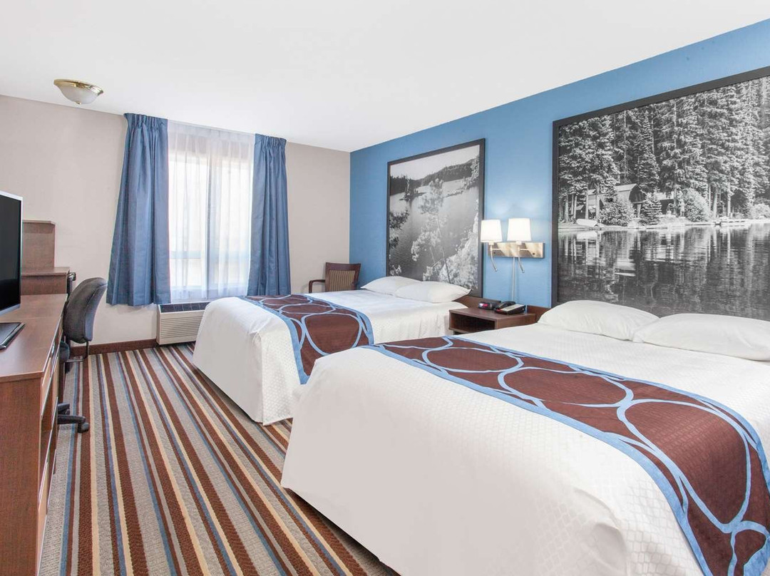 Super 8 by Wyndham Fort Frances主图