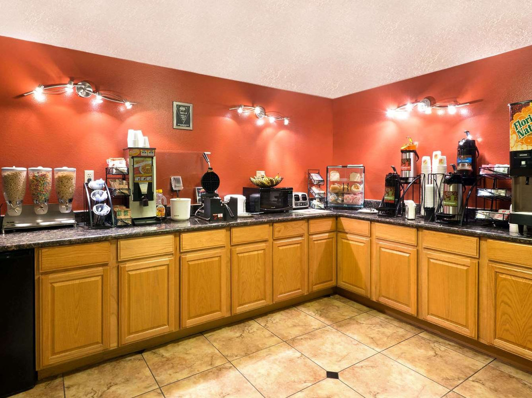 Super 8 by Wyndham Alamogordo主图