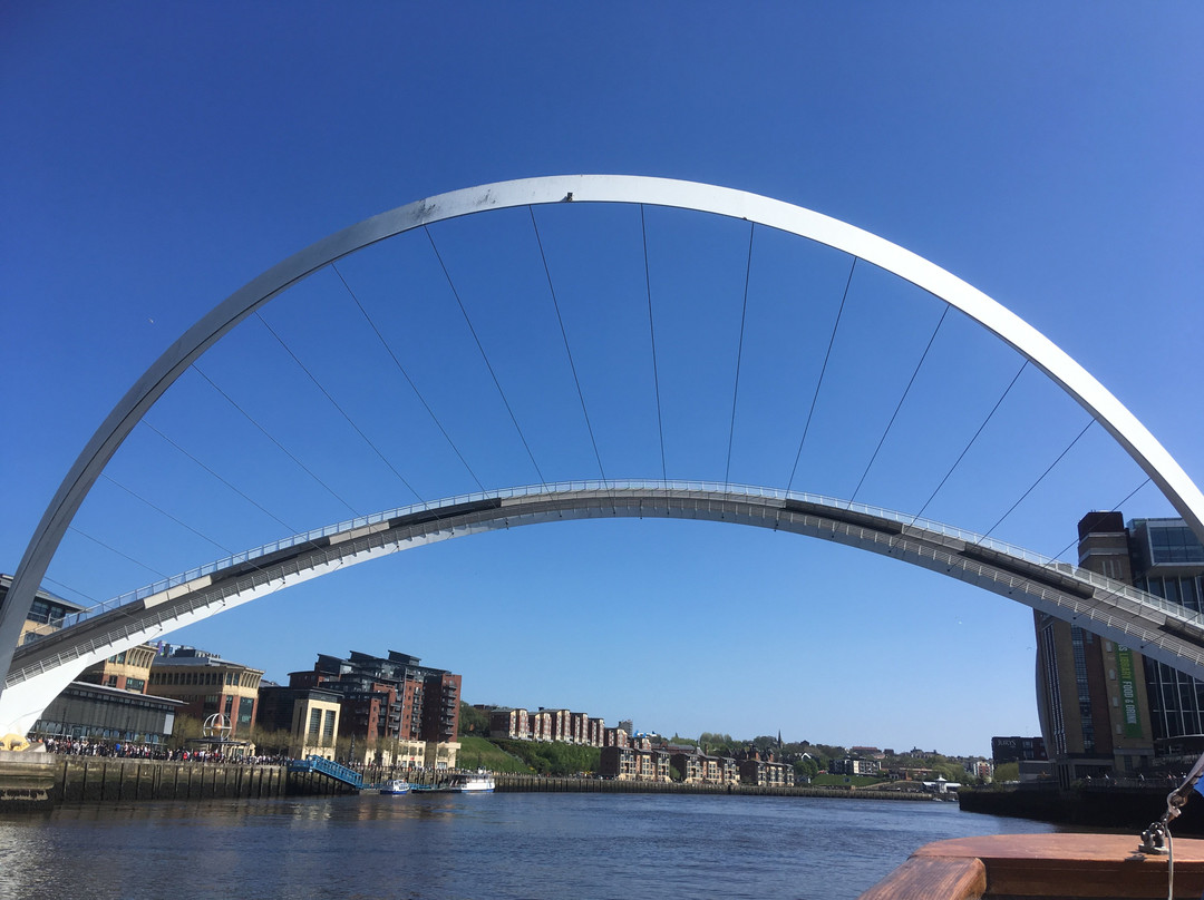 Gateshead Millenium Bridge景点图片