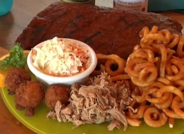 Three Li'l Pigs Barbeque Restaurant