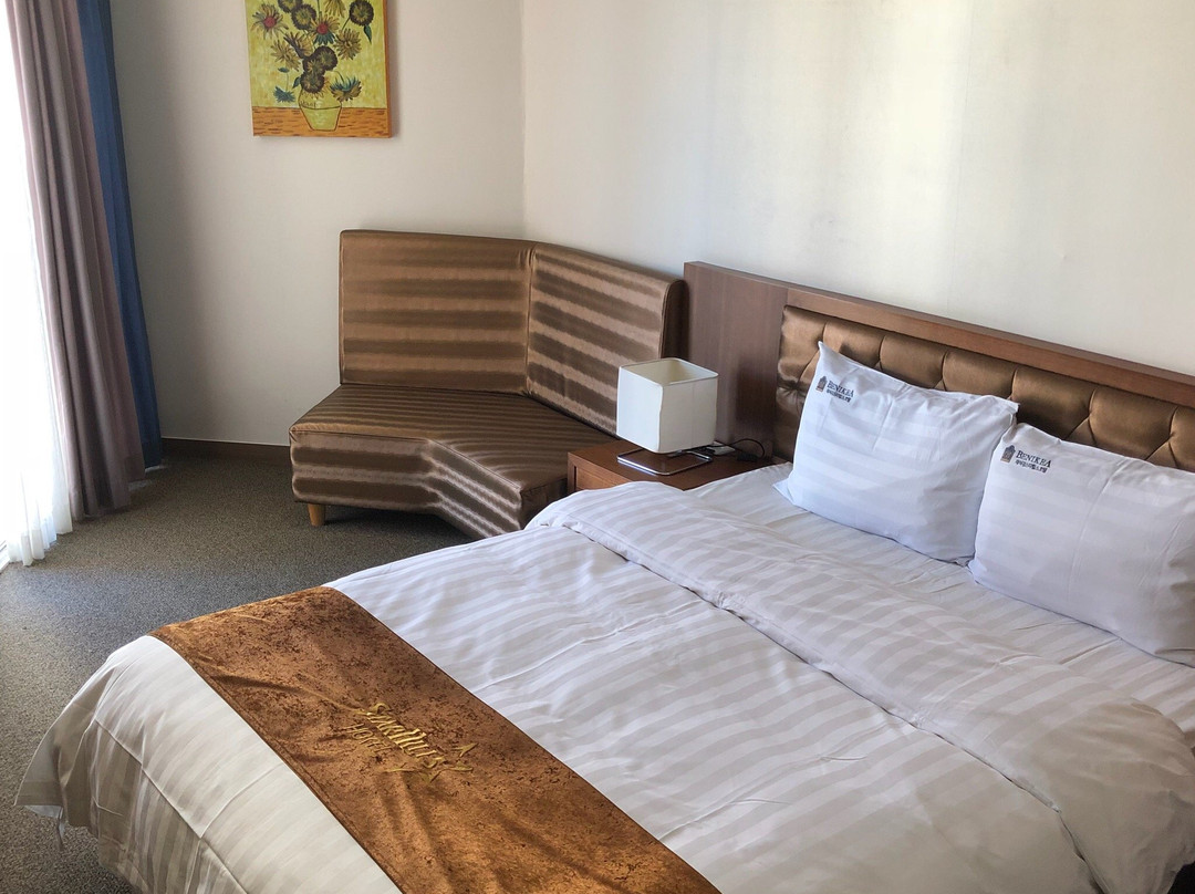 本昵客雅彩石江STARHILLS酒店主图