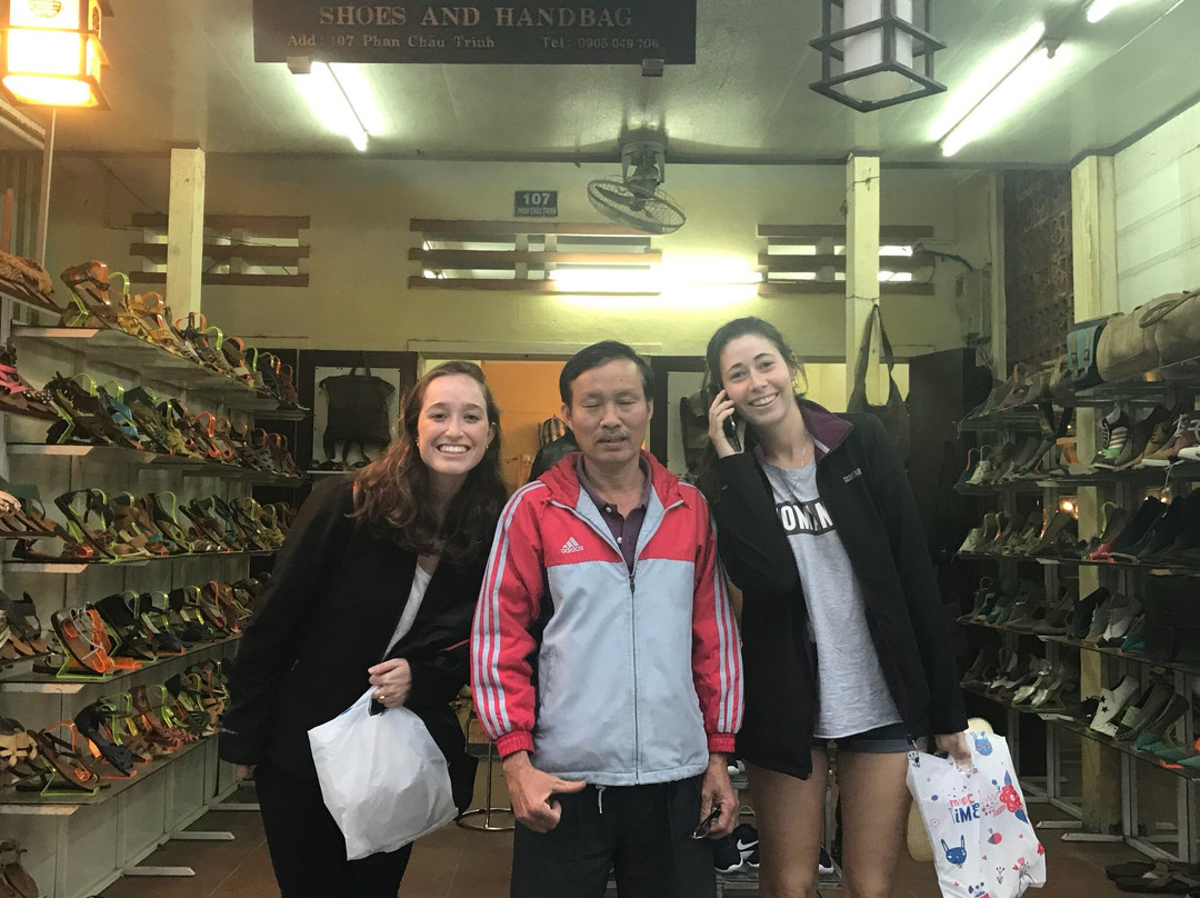 NO Shoes & Handbag Shop景点图片