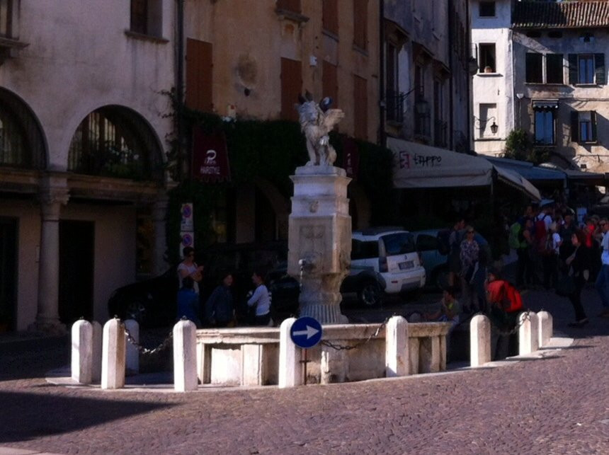 Fontana Maggiore景点图片