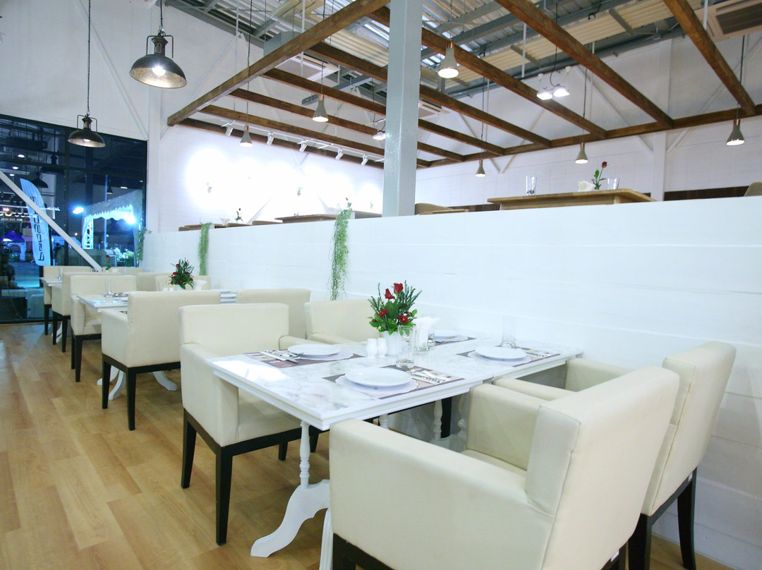 Bang Khayaeng餐馆和美食-Breeze Café & Bar