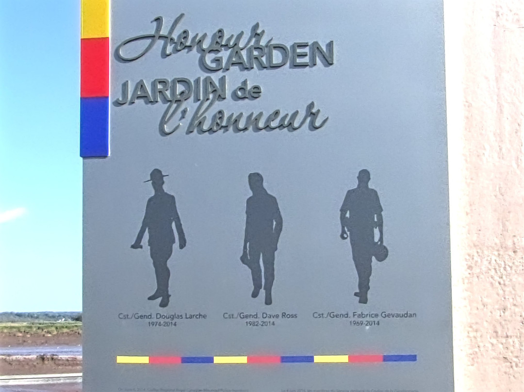 RCMP Memorial-蒙古顿必去景点