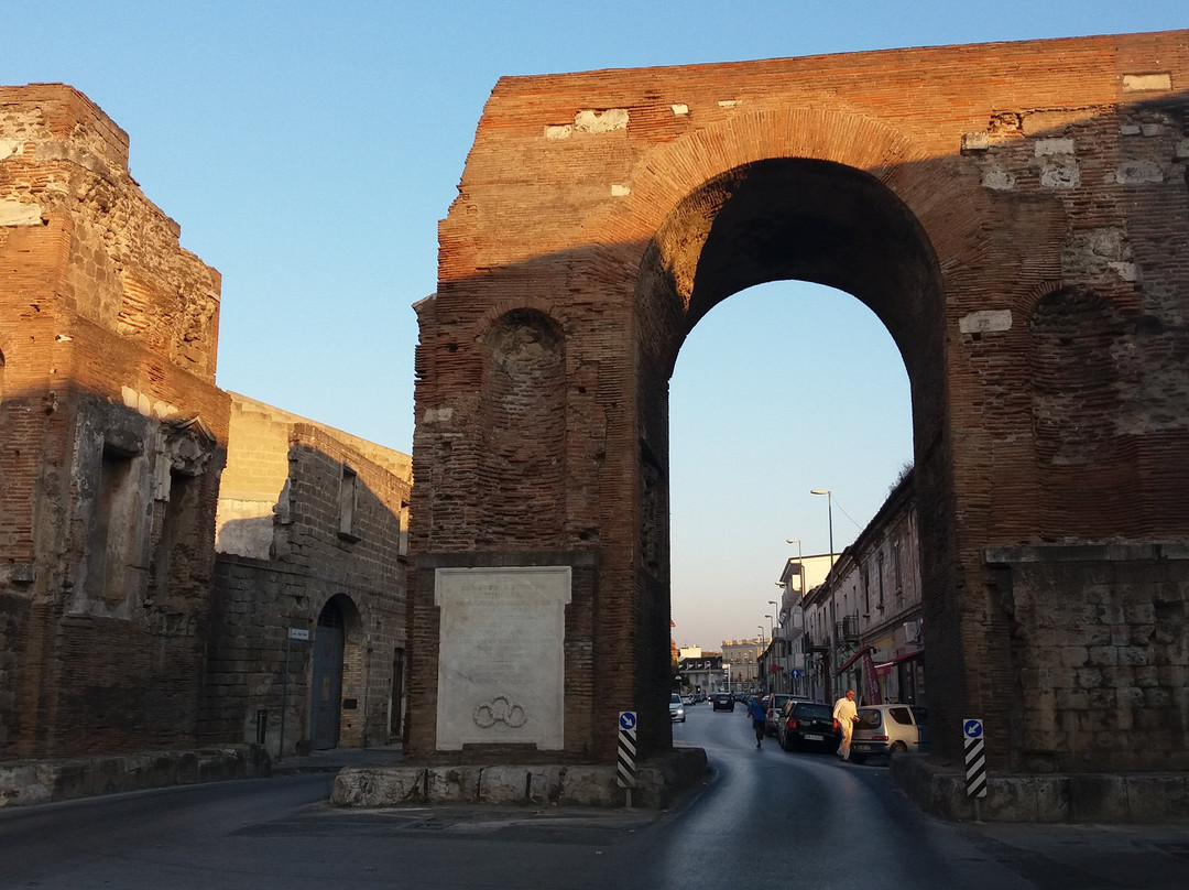 Arco di Adriano景点图片