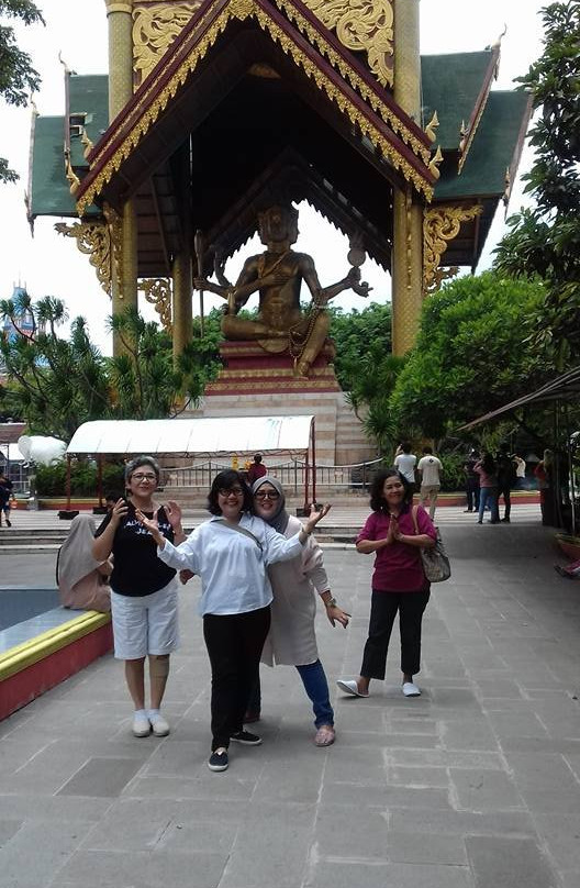 Four Face Buddha Statue-泗水必去景点