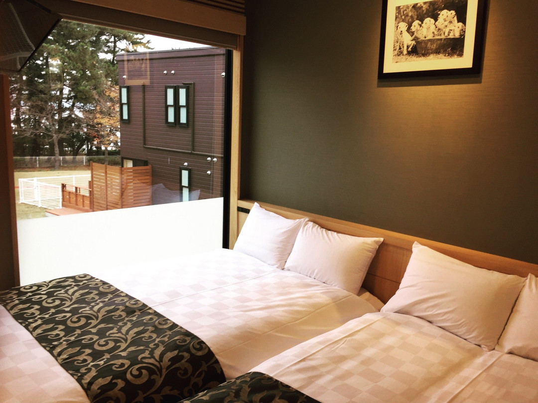 Hotel Biwa Dog