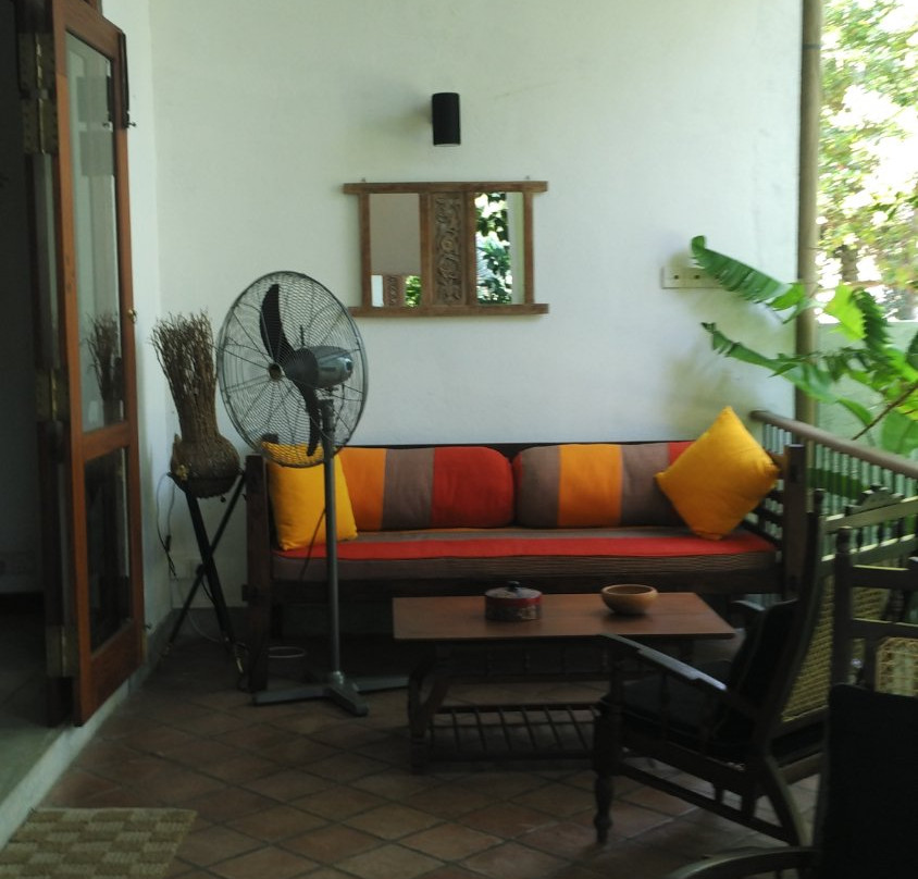 The Mirror Mansion主图