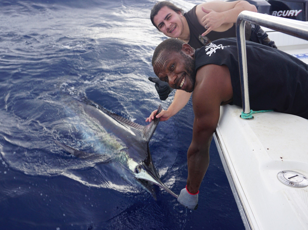 Island Fishing Charters Co.-维拉港必去景点