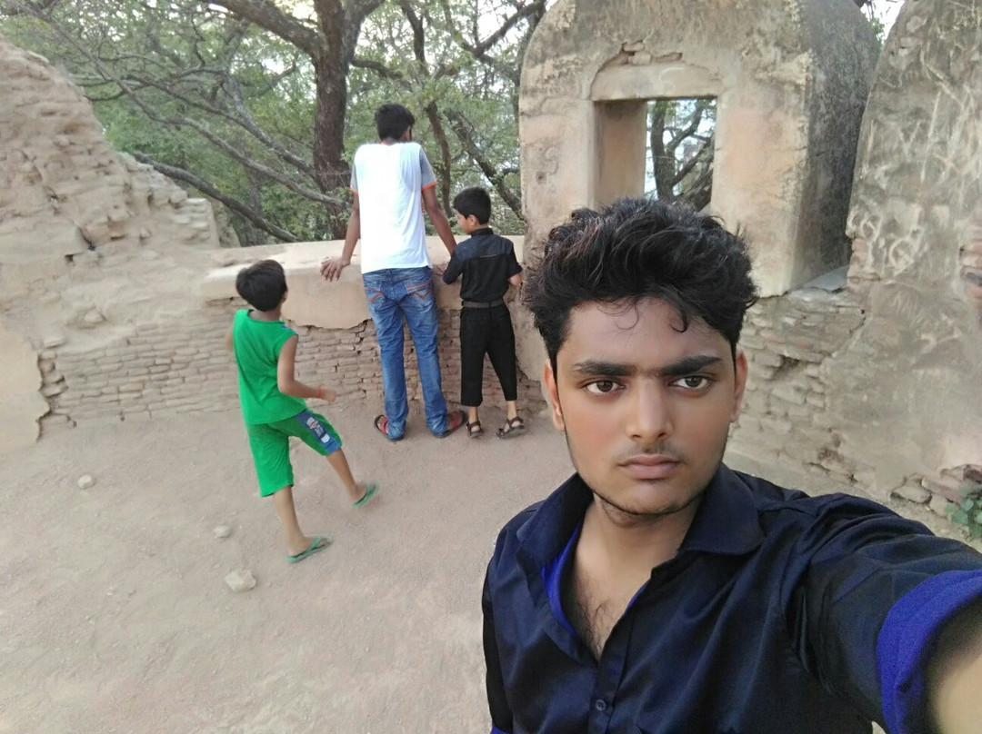 Shahi Qila-江布尔必去景点