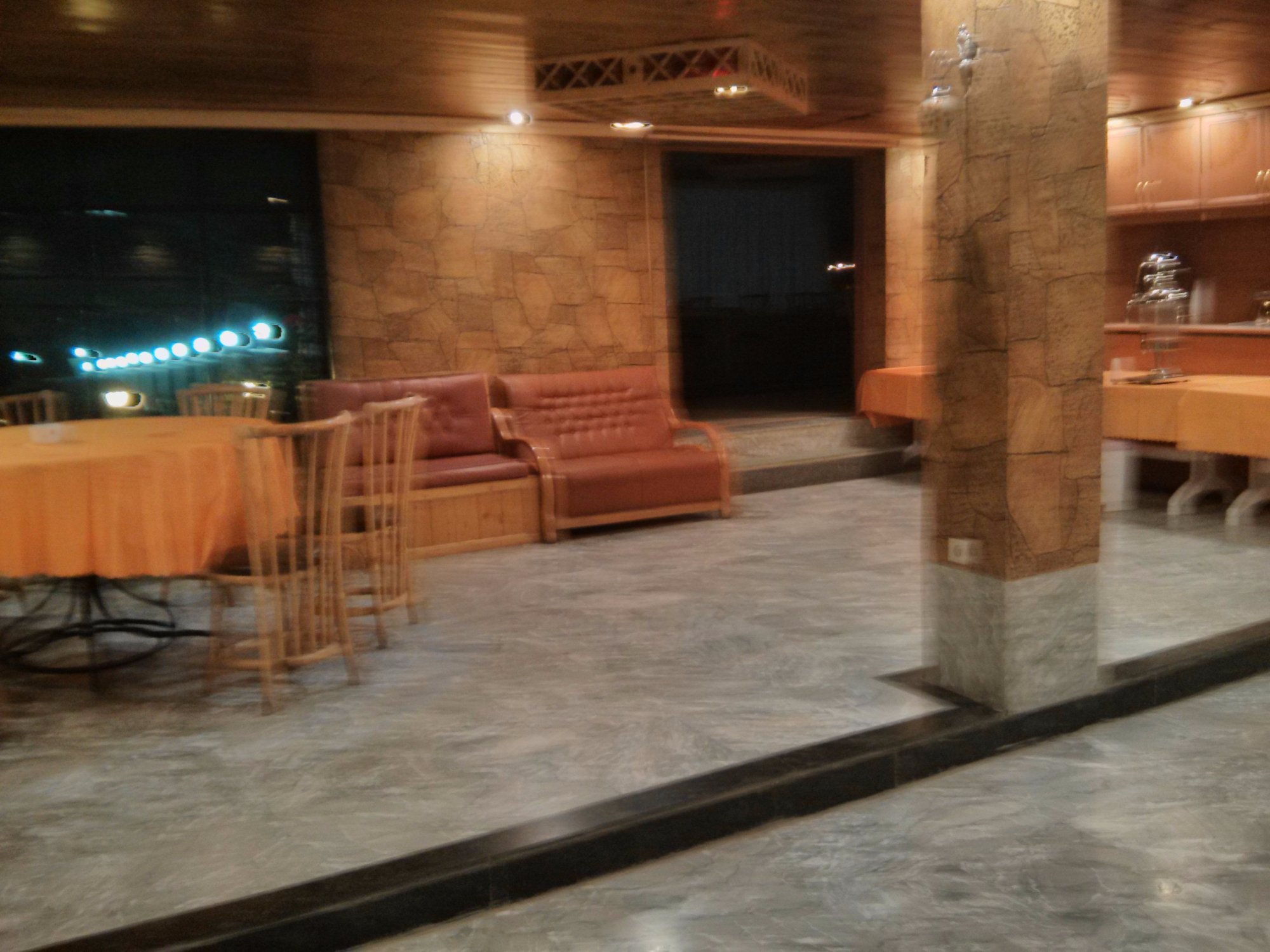 Zarivar Hotel-家庭/游戏区