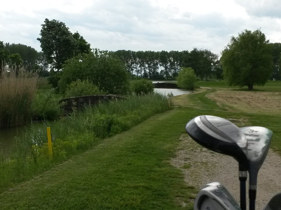 Birdland Golf and Country Club景点图片