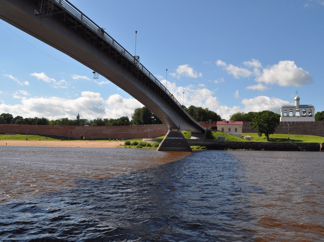 Pedestrian Bridge Across River Volkhov景点图片