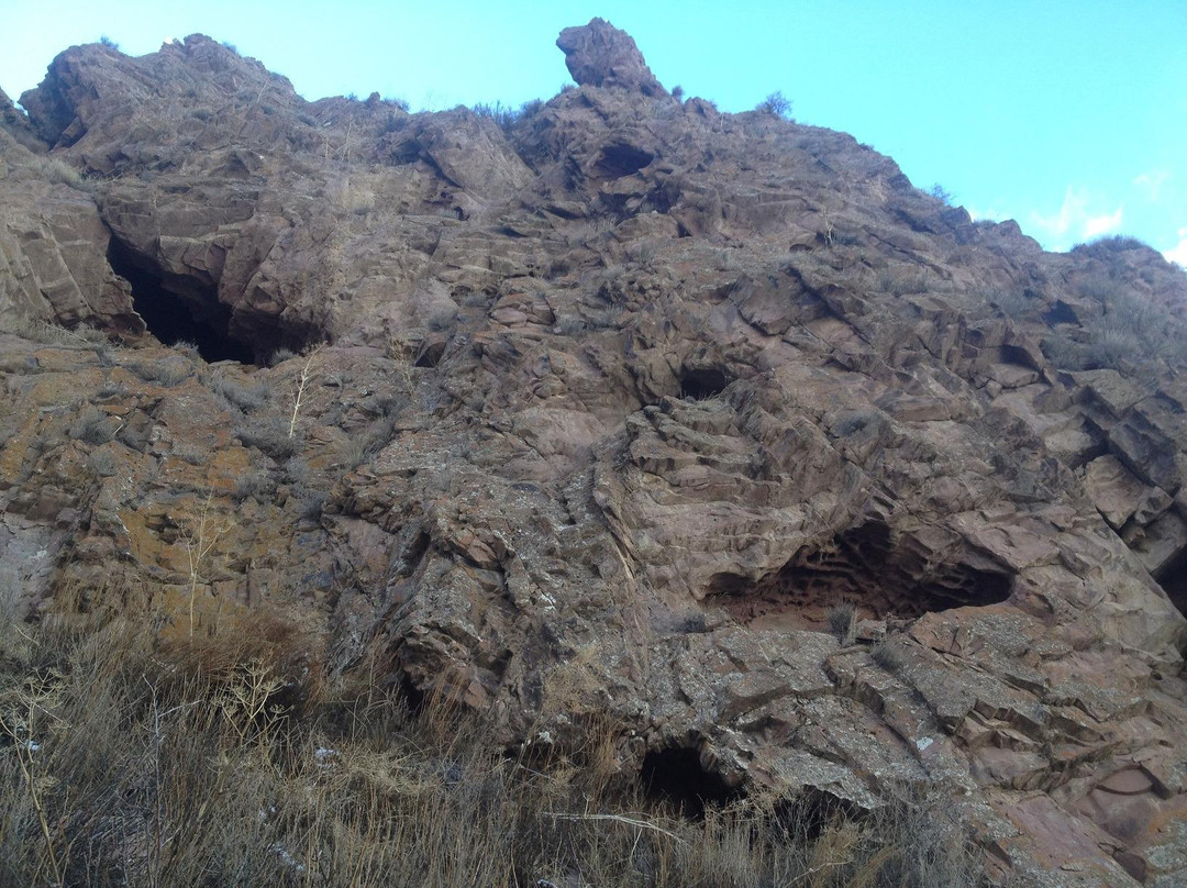 Ala Myshyk Caves-Naryn必去景点