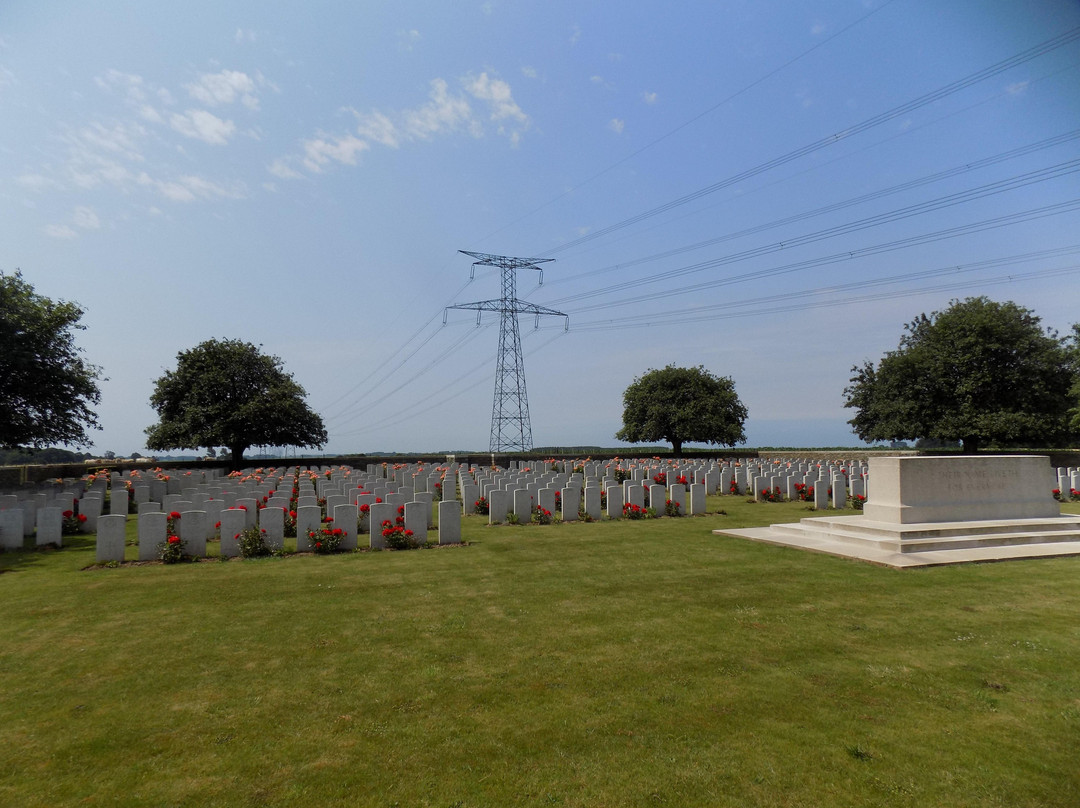 Gommecourt Wood New Cemetery景点图片